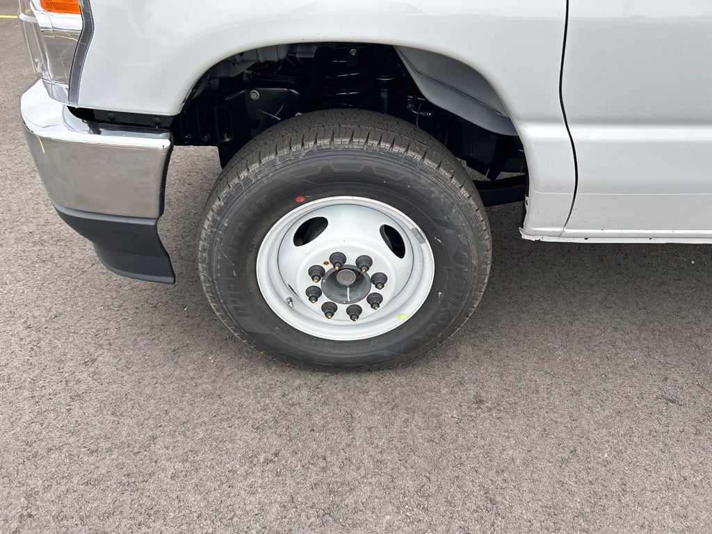 2027 Ford E-450SD Base