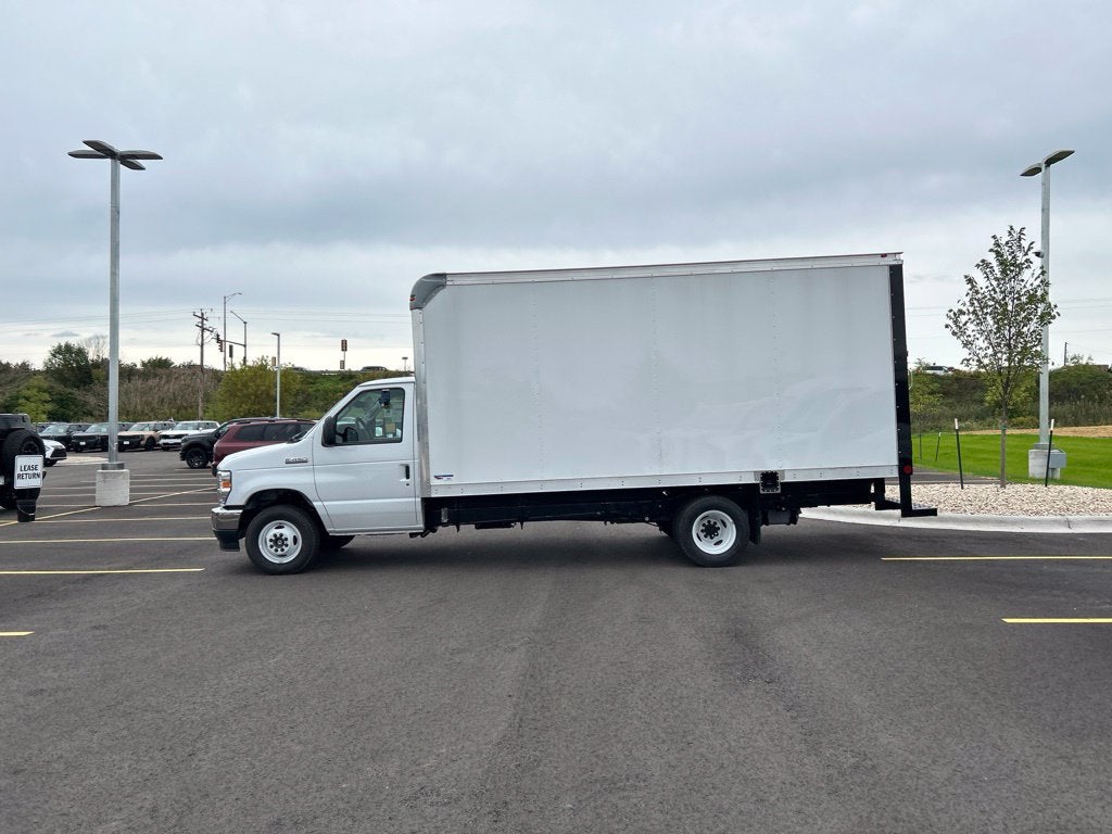 2027 Ford E-450SD Base