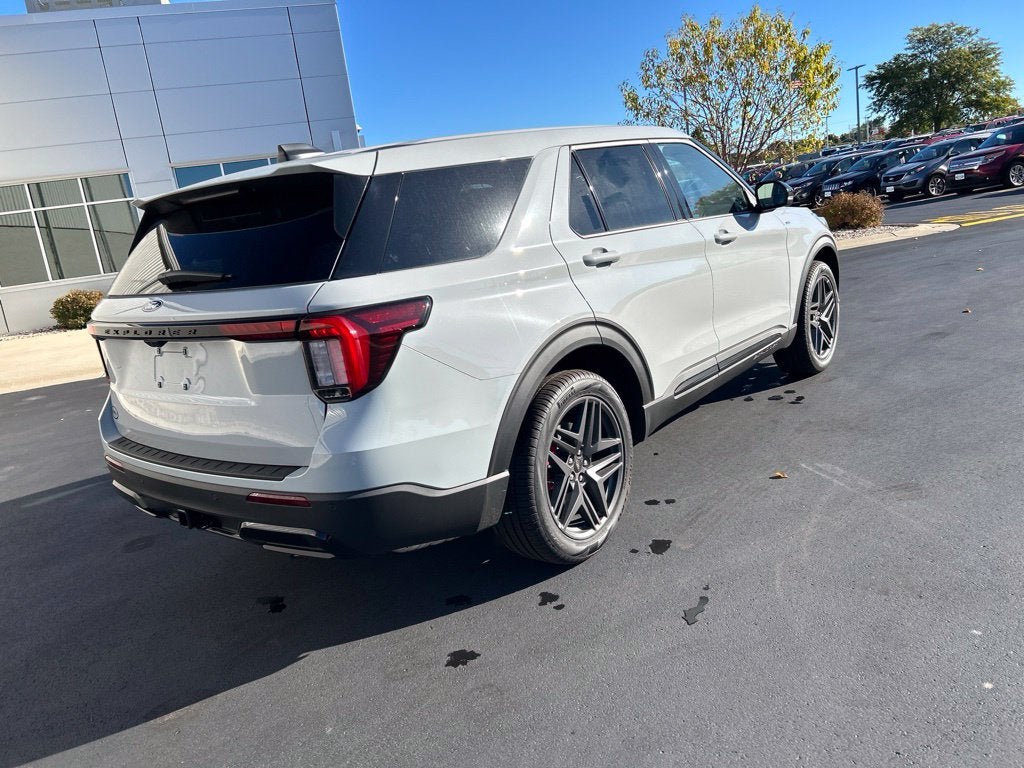 2027 Ford Explorer ST-Line
