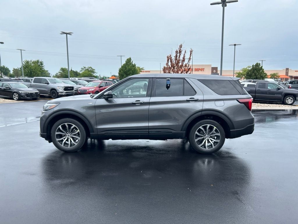 2027 Ford Explorer ST-Line