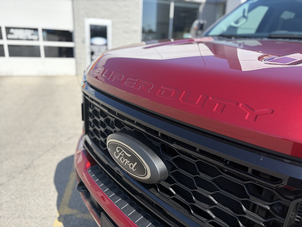 2026 Ford F-250SD Black Widow