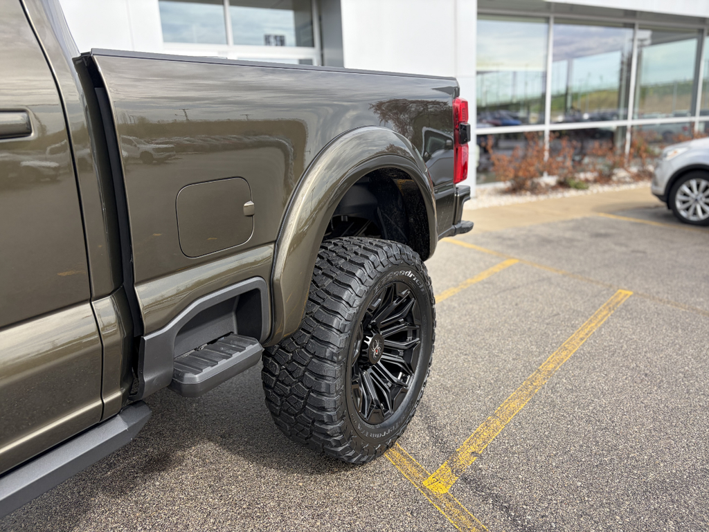 2026 Ford F-250SD Black Widow