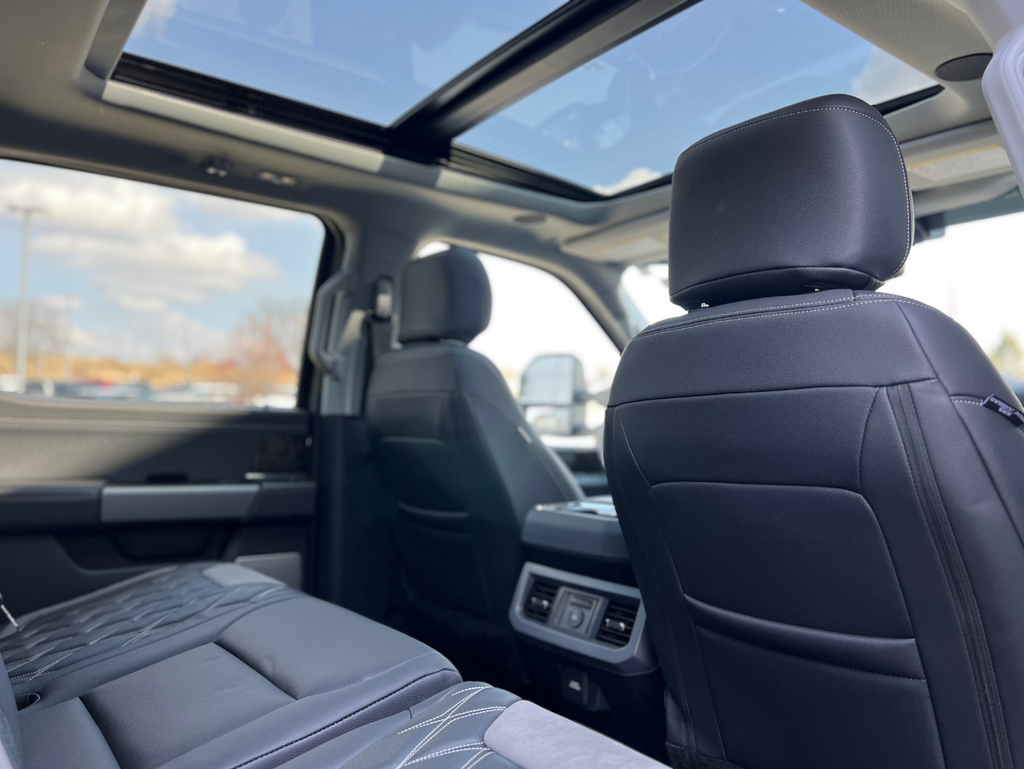 2025 Ford F-250SD Black Widow