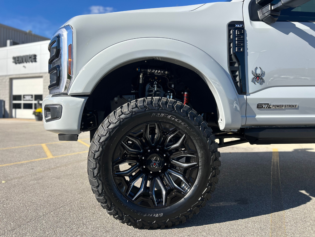 2026 Ford F-250SD Black Widow