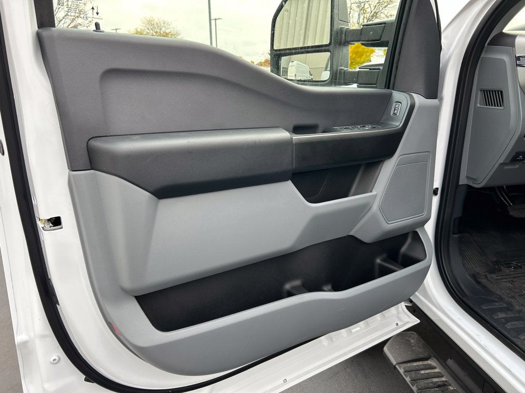 2027 Ford F-350SD XL