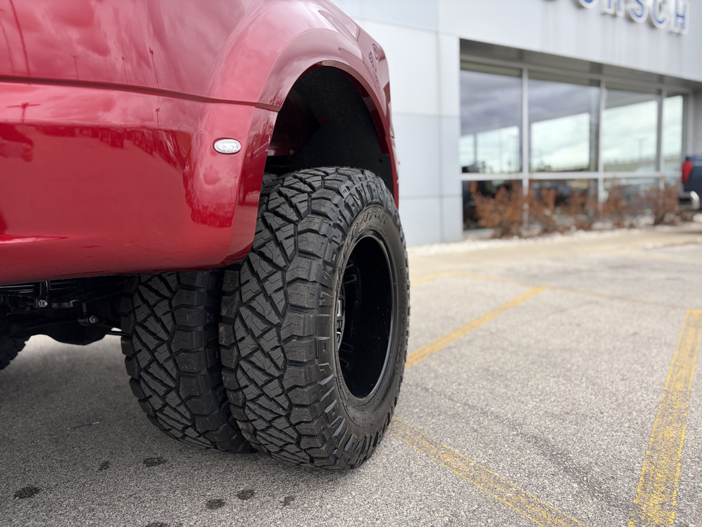 2026 Ford F-350SD Black Widow DRW