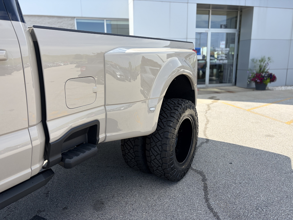 2026 Ford F-350SD Black Widow DRW