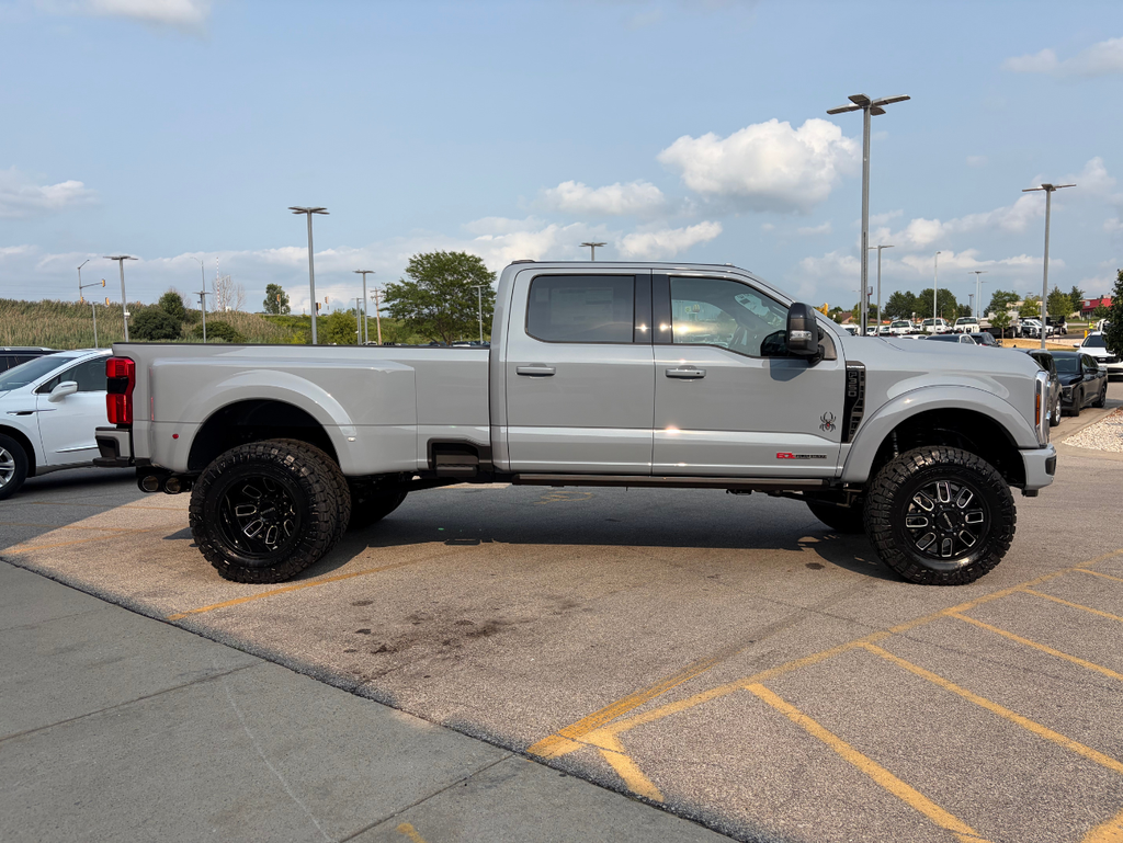 2026 Ford F-350SD Black WIdow DRW