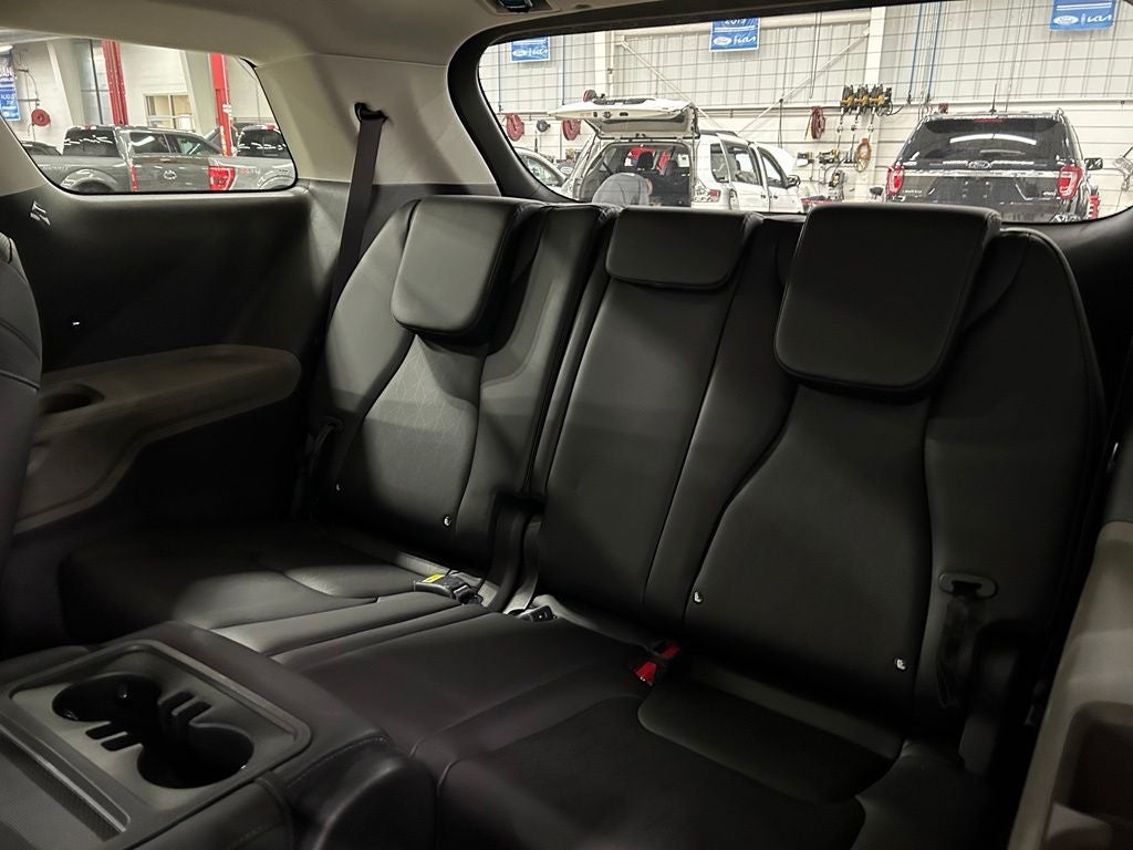 2027 Kia Carnival LXS
