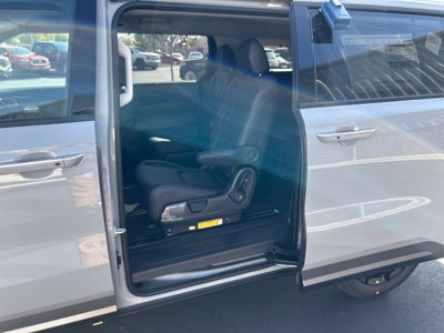 2027 Kia Carnival EX
