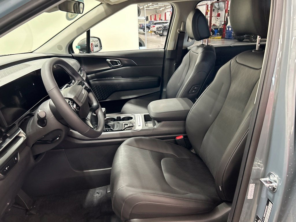 2027 Kia Carnival EX