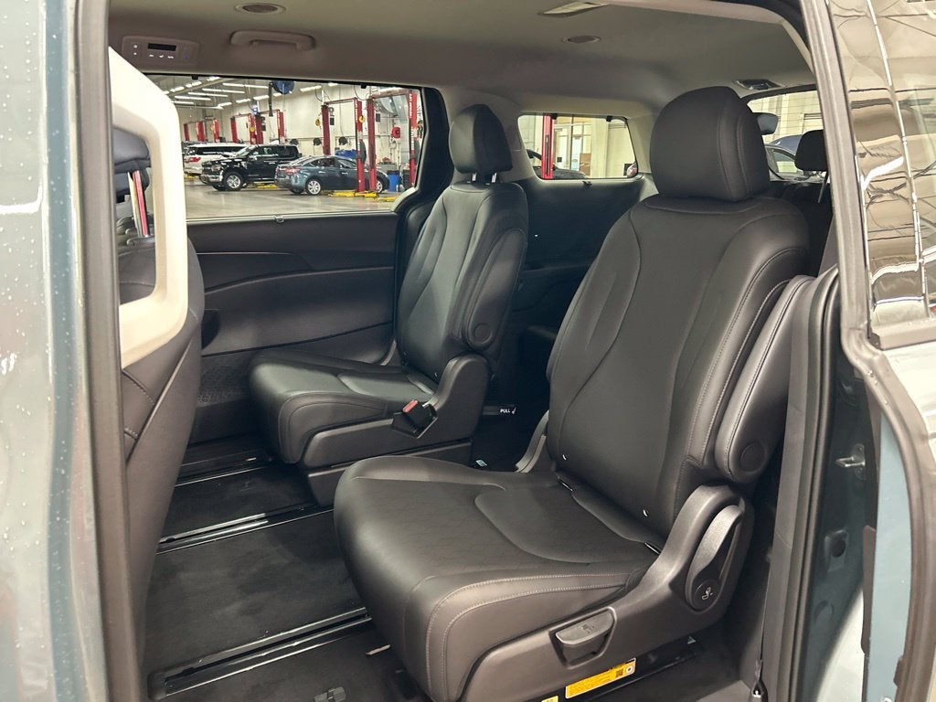 2027 Kia Carnival EX