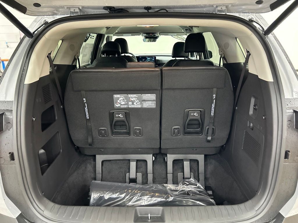 2027 Kia Carnival EX