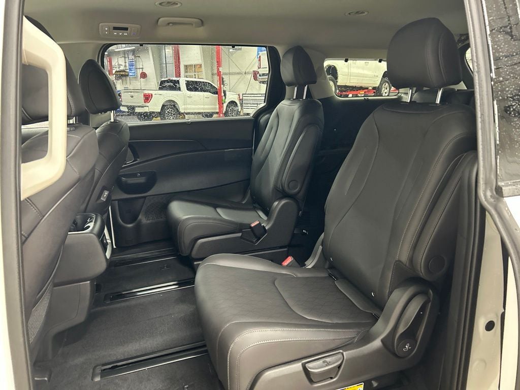 2027 Kia Carnival EX