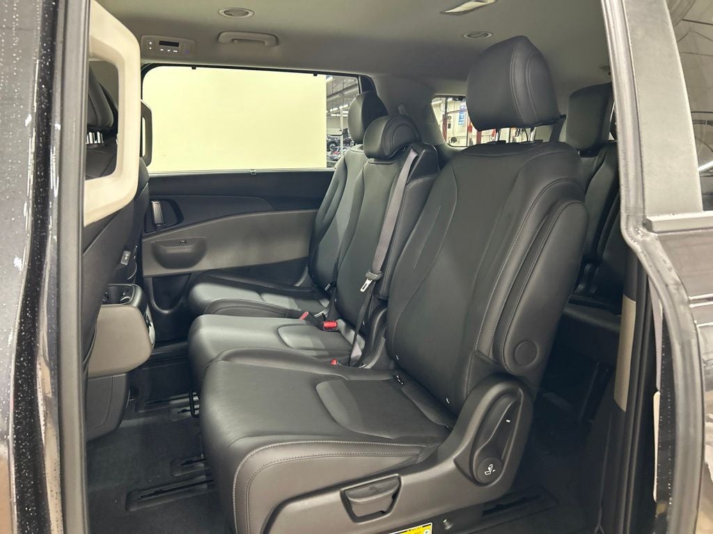 2027 Kia Carnival Hybrid EX