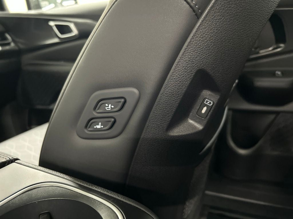 2027 Kia Carnival SX