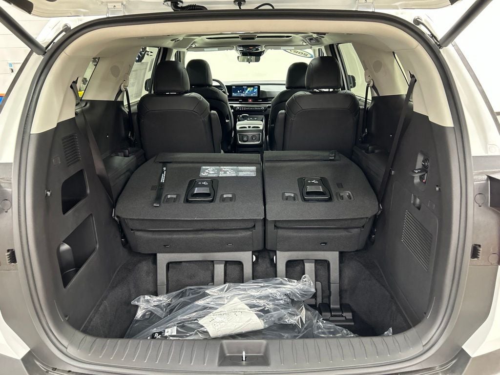 2027 Kia Carnival SX