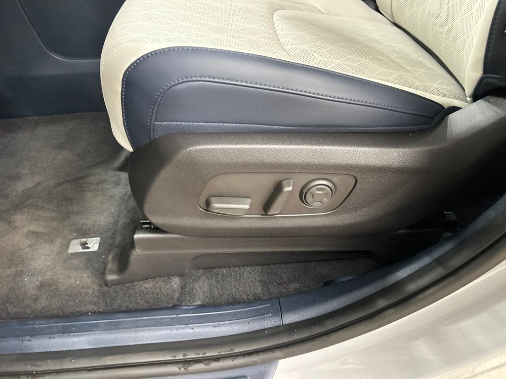 2027 Kia Carnival SX