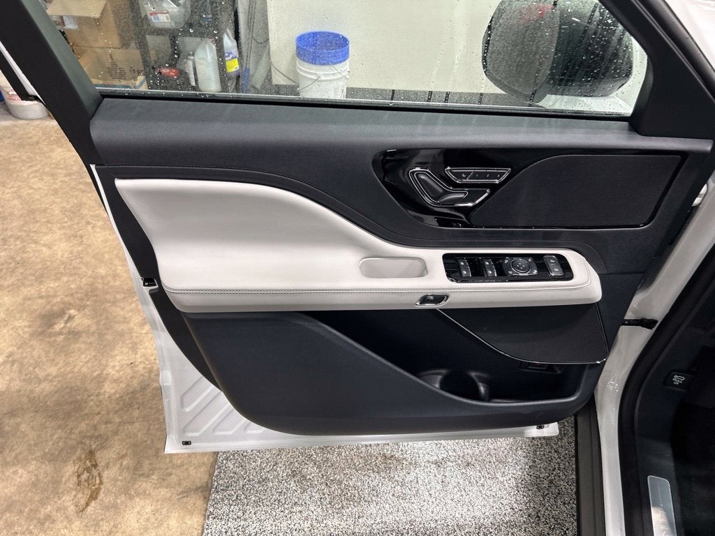 2027 Lincoln Aviator Premiere