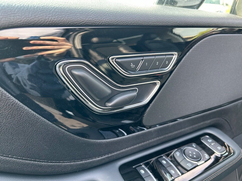 2027 Lincoln Aviator Premiere