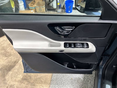 2027 Lincoln Aviator Premiere