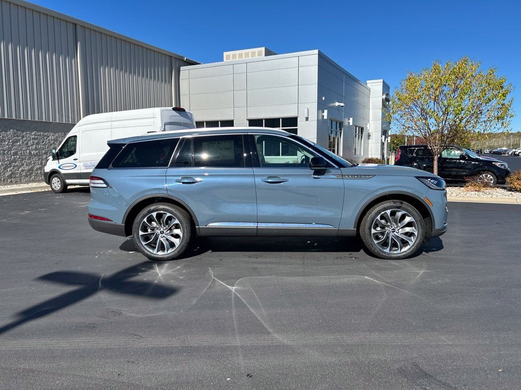 2027 Lincoln Aviator Premiere