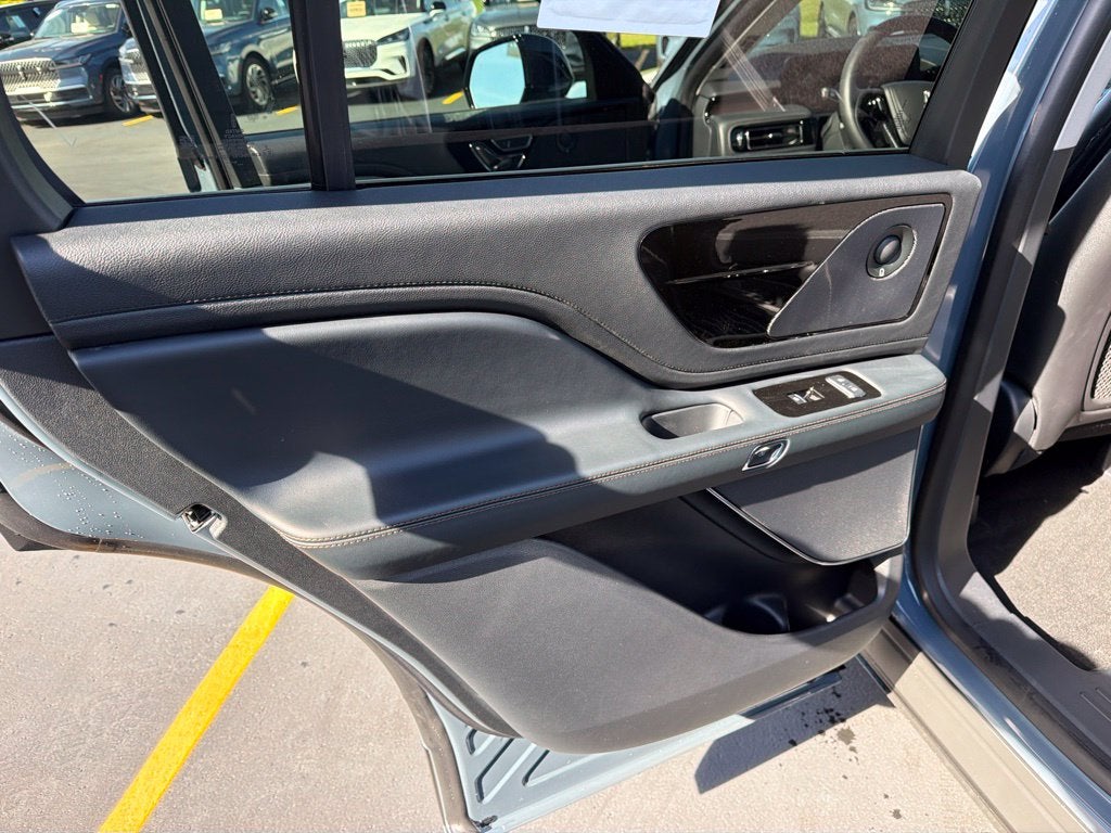 2027 Lincoln Aviator Reserve Premium