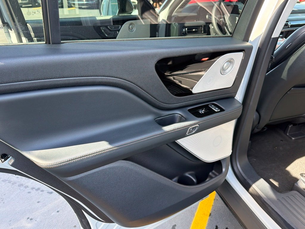 2027 Lincoln Aviator Reserve