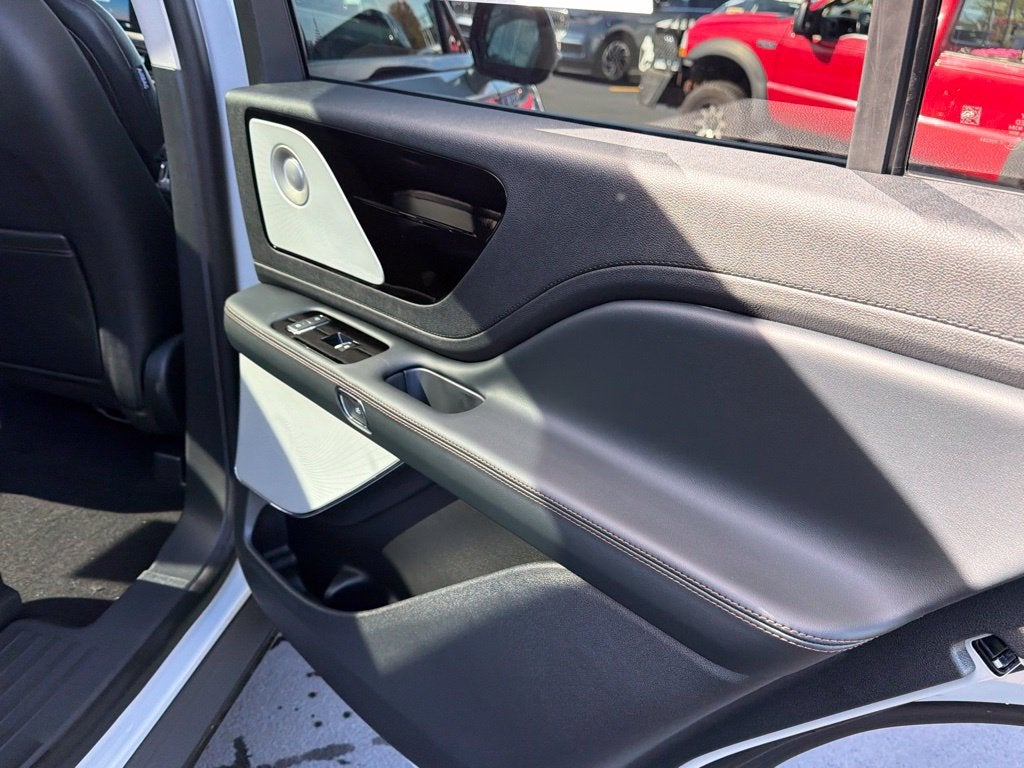 2027 Lincoln Aviator Reserve