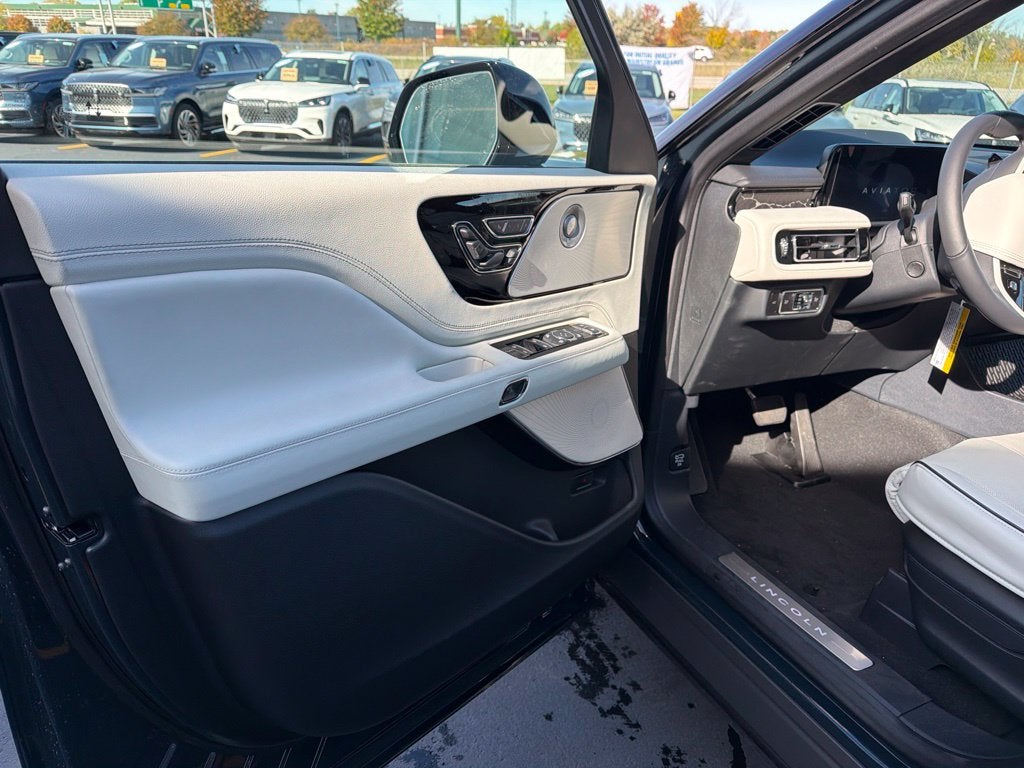 2027 Lincoln Aviator Black Label