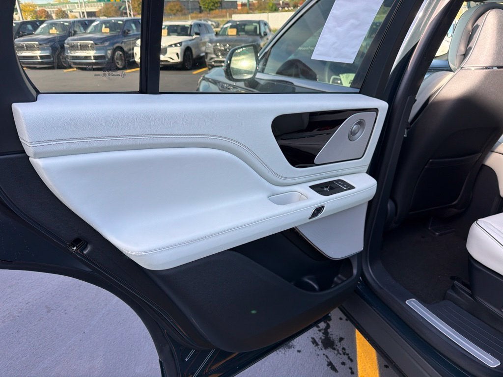 2027 Lincoln Aviator Black Label