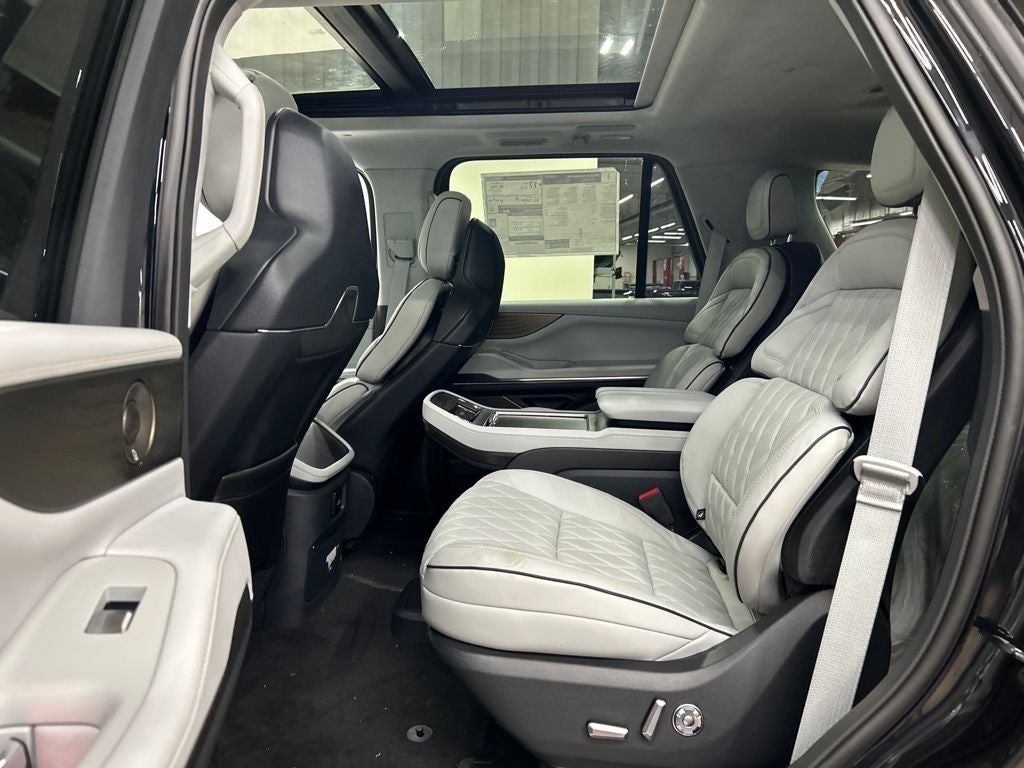 2027 Lincoln Navigator Black Label
