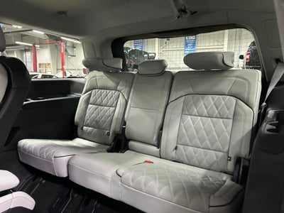 2027 Lincoln Navigator Black Label