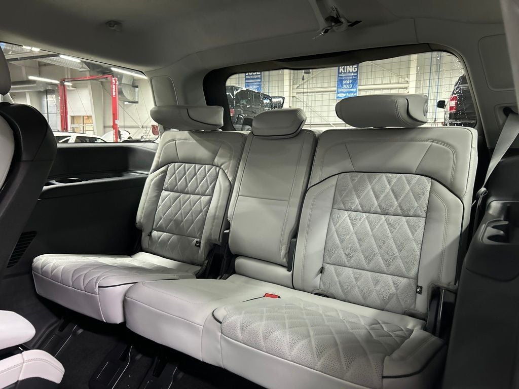 2027 Lincoln Navigator Black Label