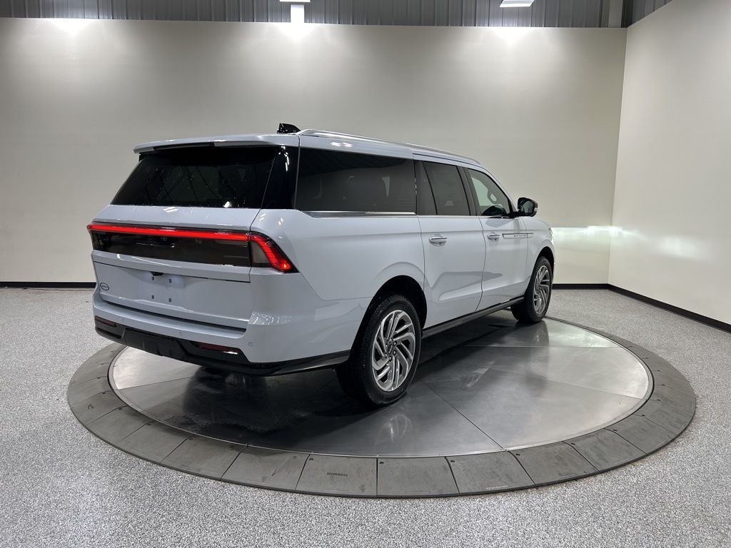 2026 Lincoln Navigator L Reserve