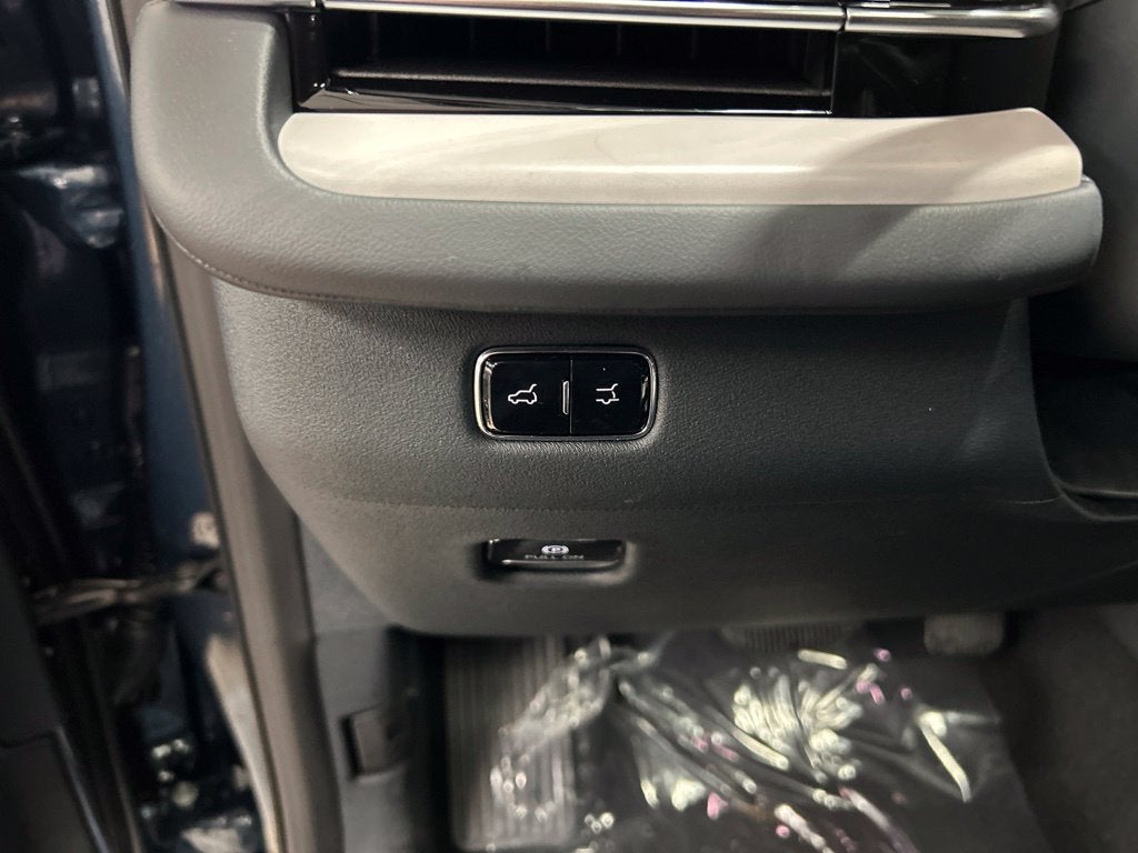 2027 Lincoln Navigator L Reserve