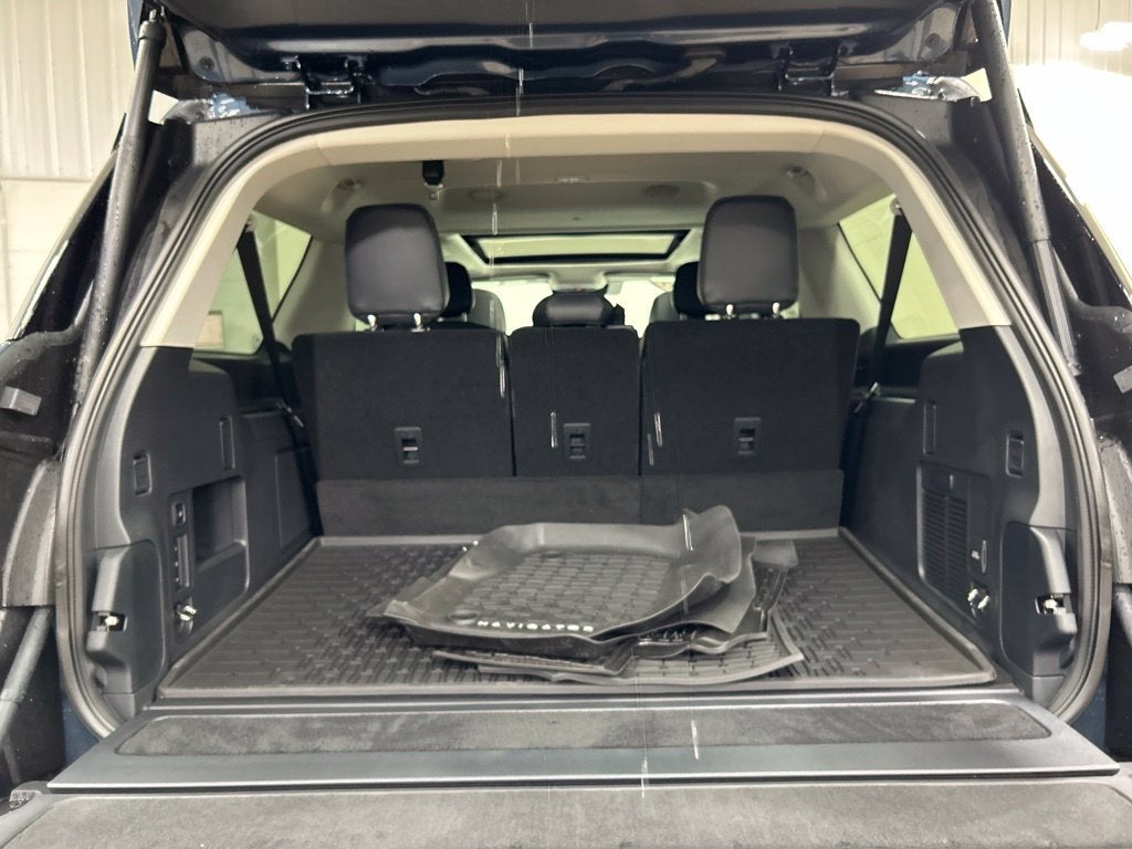 2027 Lincoln Navigator L Reserve