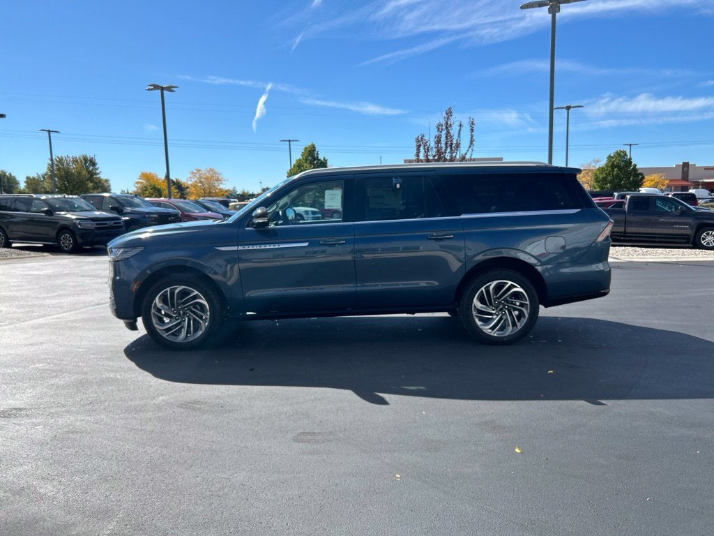2027 Lincoln Navigator L Reserve