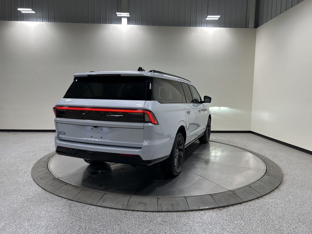 2026 Lincoln Navigator L Reserve