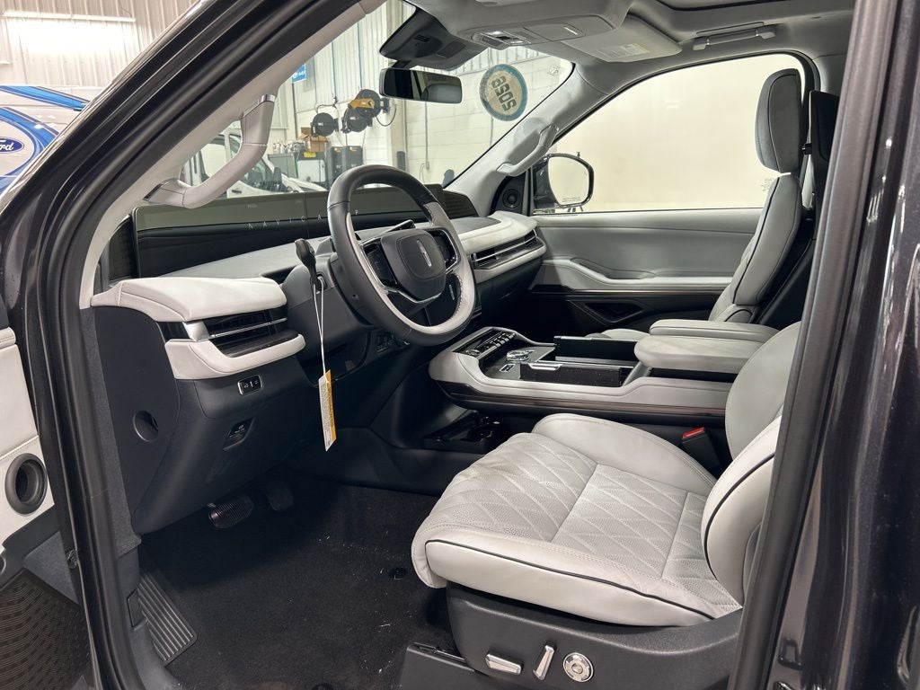 2026 Lincoln Navigator L Black Label