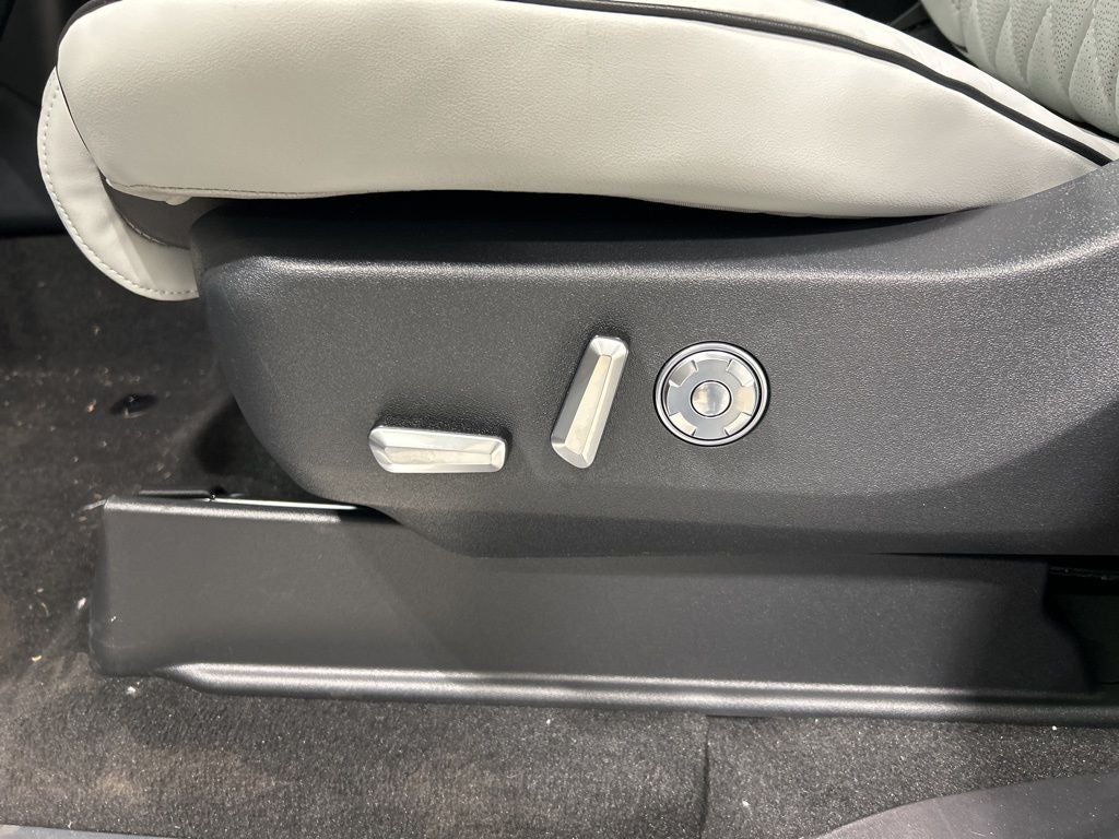 2026 Lincoln Navigator L Black Label