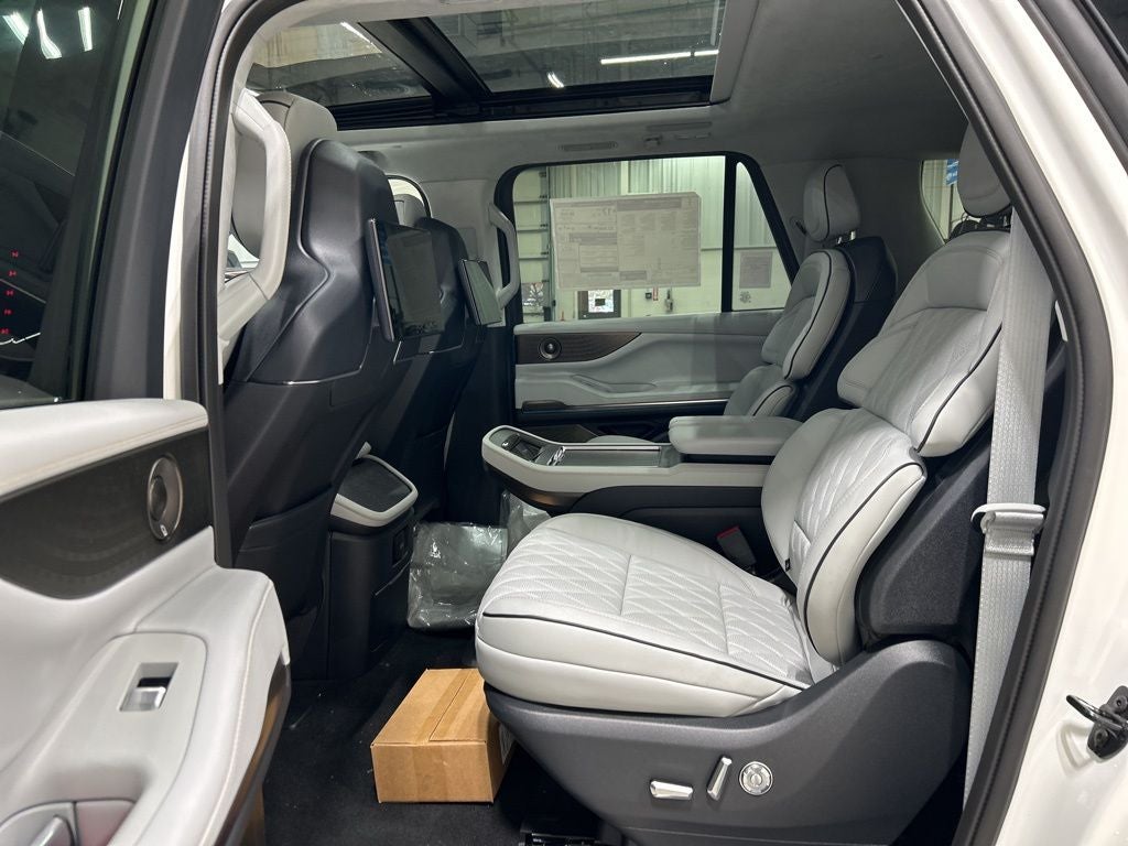 2026 Lincoln Navigator L Black Label