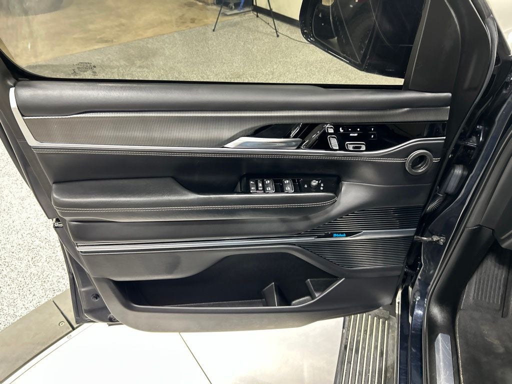 2022 Jeep Grand Wagoneer Series II
