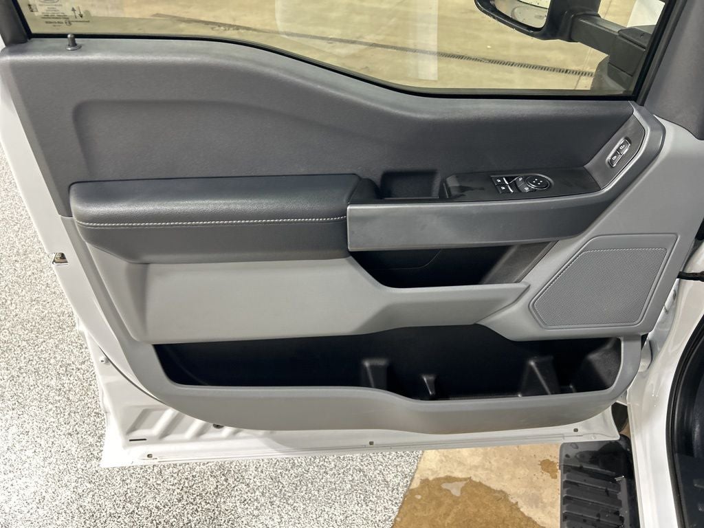 2023 Ford F-600SD XLT