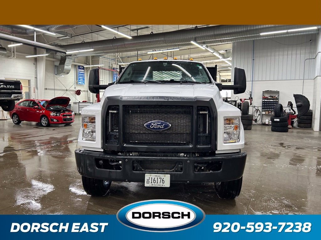 2022 Ford F-750SD Base