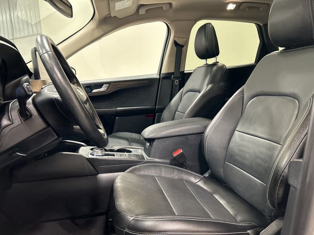 2020 Ford Escape Titanium Hybrid