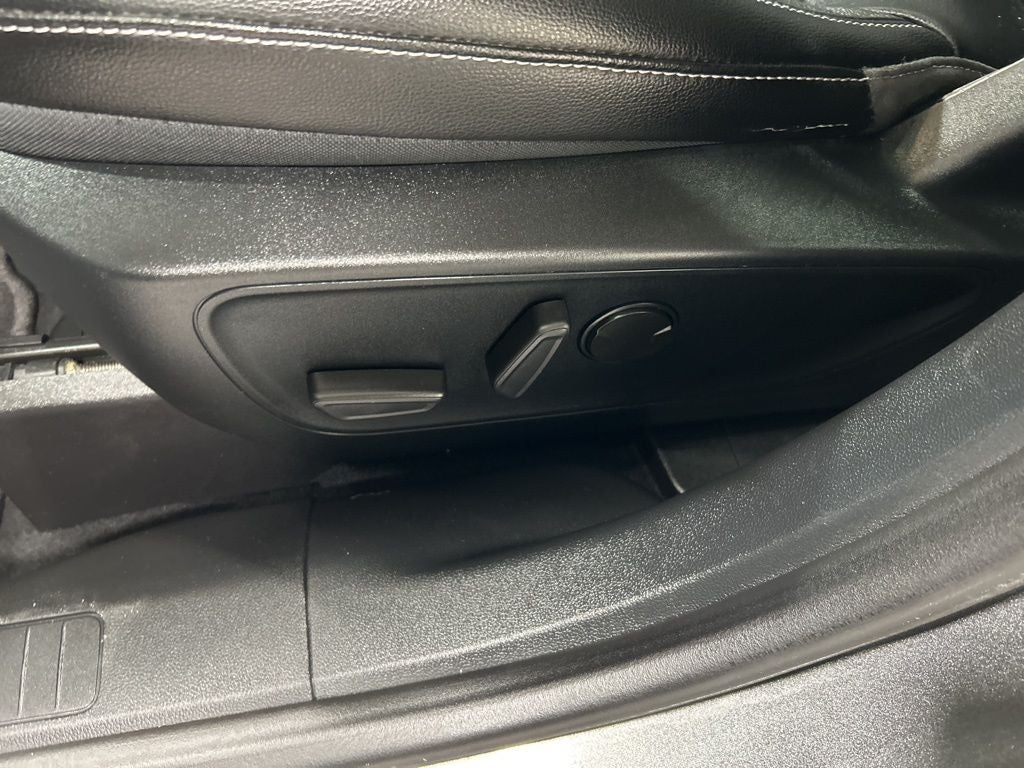 2020 Ford Escape Titanium Hybrid