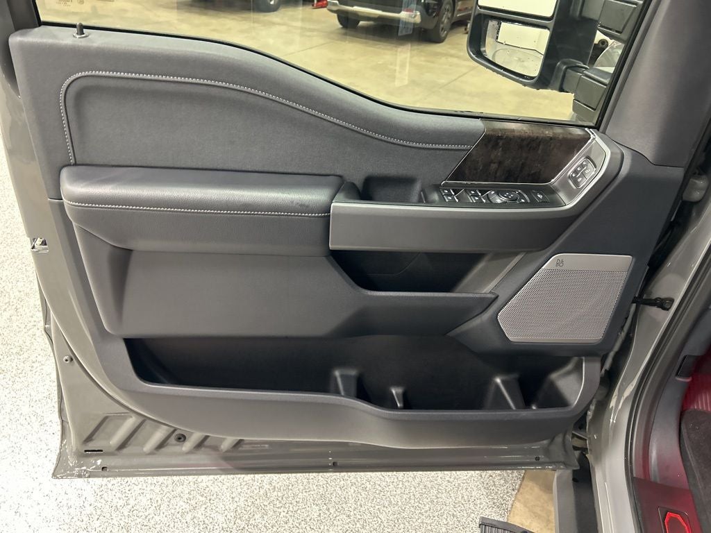 2026 Ford F-250SD Black Widow