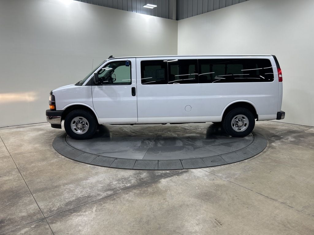 2017 Chevrolet Express 3500 LT Passenger