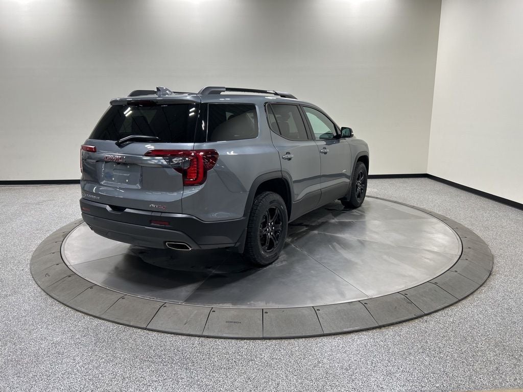 2022 GMC Acadia AT4